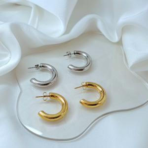 C-shaped stud earrings