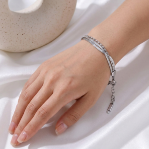 Triple Aura 304 stainless steel layered bracelet with two snake chains and one beaded chain itBlinx