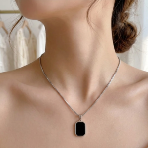 Noir Aura polished silver 304 stainless steel box chain necklace with black octagonal pendant itBlinx